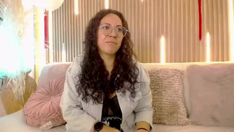 Emma Curly online show from 05-25-26, 12:55