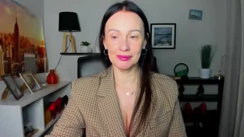 Jasmine online show from 12-23-25, 06:33