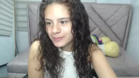 velvet_moon_v online show from 09-22-25, 01:02