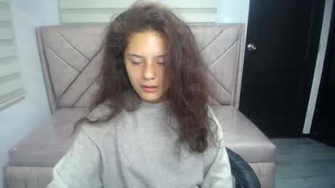 velvet_moon_v online show from 10-10-25, 01:10