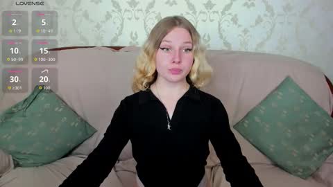 Snapshot of velvet_peach_ chatting on 09-11-25, 11:54 velvet_peach_ online show from 09-11-25, 11:54