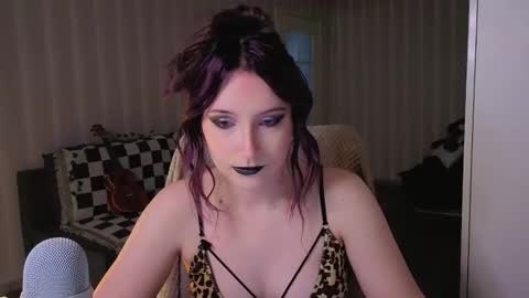 Violet online show from 05-12-26, 12:46