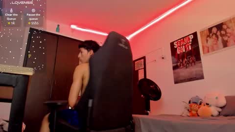 Snapshot of velvet_skyn chatting on 03-17-26, 03:11 juansito online show from 03-17-26, 03:11