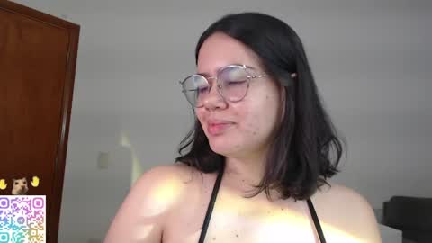 Snapshot of velvetcrystal chatting on 07-04-26, 01:01 Crystal PVT OPEN online show from 07-04-26, 01:01