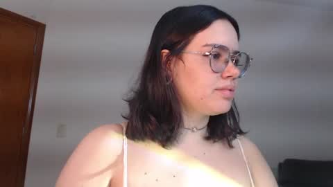 Snapshot of velvetcrystal chatting on 07-12-26, 02:02 Crystal PVT OPEN online show from 07-12-26, 02:02