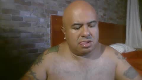 Snapshot of velvetlux9 chatting on 05-17-26, 02:20 velvetlux9 online show from 05-17-26, 02:20