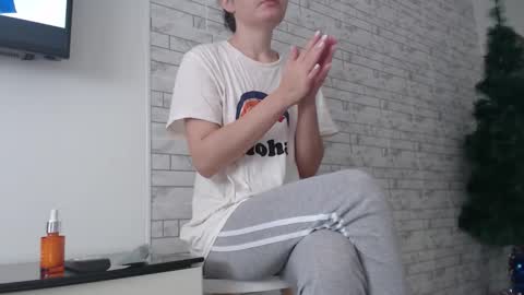 Snapshot of velvetmoon123 chatting on 11-24-25, 08:36 velvetmoon123 online show from 11-24-25, 08:36