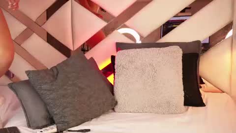 Snapshot of velvett_moon__ chatting on 07-23-26, 04:10 velvett_moon__ online show from 07-23-26, 04:10