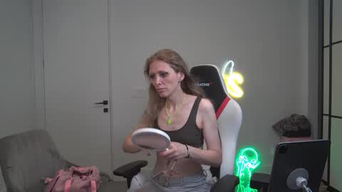 VelvetTGirl online show from 03-09-26, 04:11