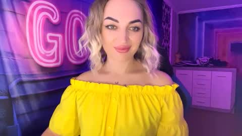 Snapshot of velvettouch4444 chatting on 02-26-26, 09:03 MERYEM online show from 02-26-26, 09:03