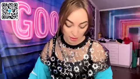 Snapshot of velvettouch4444 chatting on 03-07-26, 10:45 MERYEM online show from 03-07-26, 10:45