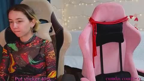 Snapshot of velvetvalkyries chatting on 10-26-25, 03:07 CLEOshort hair TIna long hair online show from 10-26-25, 03:07