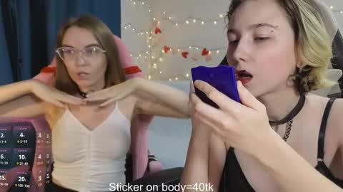 Snapshot of velvetvalkyries chatting on 11-16-25, 04:34 CLEOshort hair TIna long hair online show from 11-16-25, 04:34