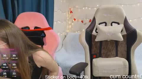 Snapshot of velvetvalkyries chatting on 11-19-25, 04:51 CLEOshort hair TIna long hair online show from 11-19-25, 04:51