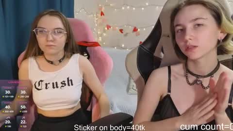 Snapshot of velvetvalkyries chatting on 11-21-25, 05:22 CLEOshort hair TIna long hair online show from 11-21-25, 05:22