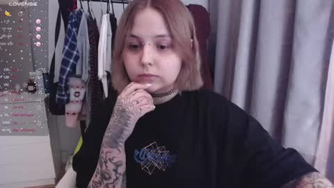 Snapshot of vendymories chatting on 02-09-26, 04:33 eva 3 online show from 02-09-26, 04:33