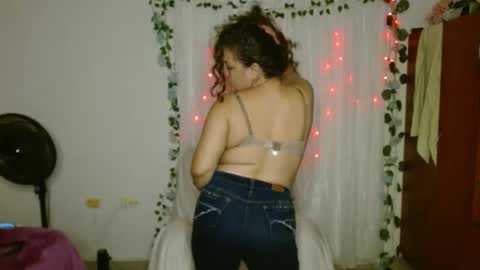 venecasexy44 online show from 04-26-26, 03:04