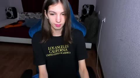 veneradi615 online show from 02-01-25, 04:00