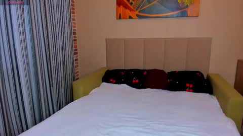 veneradi615 online show from 10-26-25, 02:12