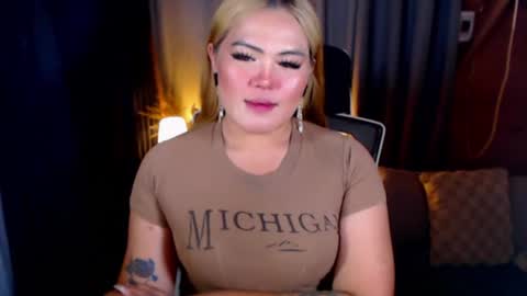 I am Colly Your mystery girl online show from 07-15-26, 03:23