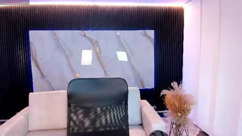 Venus Cooperr online show from 07-18-26, 11:25