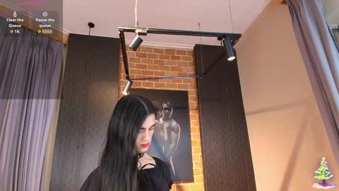 Snapshot of venus_flame chatting on 01-15-25, 12:25 VENUS online show from 01-15-25, 12:25