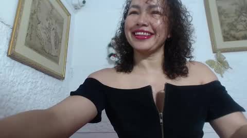 Snapshot of venus_lov chatting on 11-21-25, 10:25 venus_lov online show from 11-21-25, 10:25