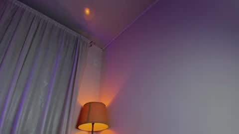 Snapshot of venus_naughty_1 chatting on 06-12-26, 01:04 Sofi online show from 06-12-26, 01:04