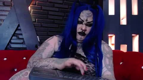 Snapshot of venus_rock chatting on 06-11-26, 03:43 Venus Ink online show from 06-11-26, 03:43