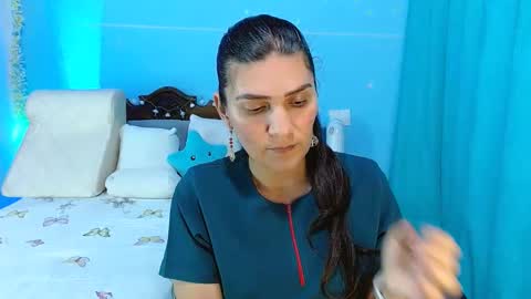 Snapshot of venus_swet chatting on 02-06-25, 01:05 Catalina online show from 02-06-25, 01:05