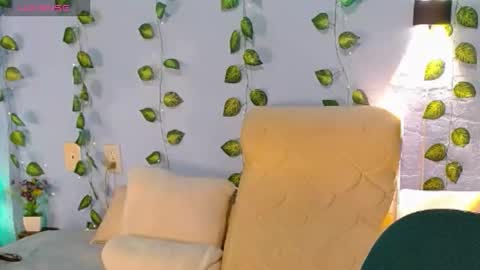 Snapshot of venus_swet chatting on 10-19-25, 01:28 Catalina online show from 10-19-25, 01:28