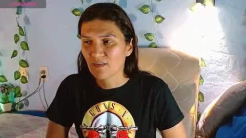 Snapshot of venus_swet chatting on 11-04-25, 01:05 Catalina online show from 11-04-25, 01:05