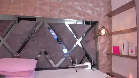 Venus online show from 04-14-26, 12:33