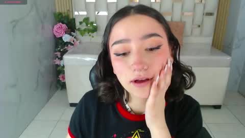 venuss online show from 12-18-25, 01:50