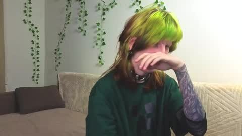 Snapshot of veolatownson chatting on 09-24-25, 08:12 Erica online show from 09-24-25, 08:12