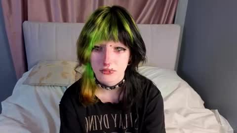 Snapshot of veolatownson chatting on 10-17-25, 08:11 Erica online show from 10-17-25, 08:11