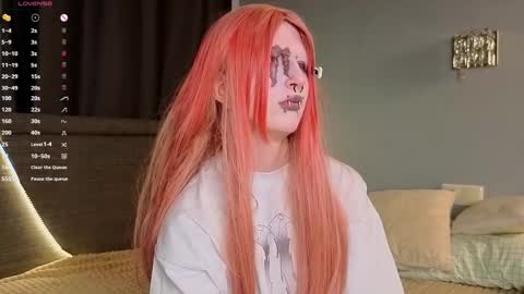 Snapshot of veolatownson chatting on 11-30-25, 08:13 Erica online show from 11-30-25, 08:13