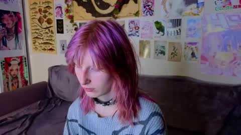 Snapshot of veolatownson chatting on 05-12-26, 08:17 Erica online show from 05-12-26, 08:17