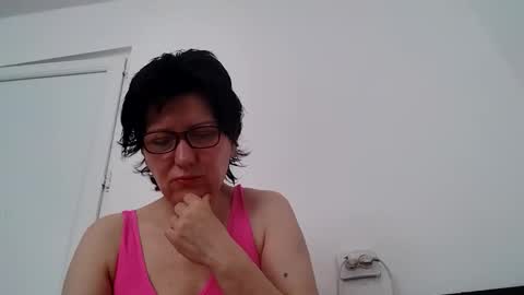 Snapshot of vera_elle chatting on 05-24-26, 06:18 Vera online show from 05-24-26, 06:18
