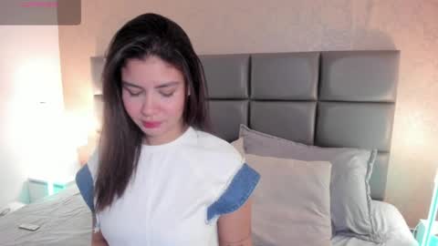Snapshot of vera_price_ chatting on 05-24-26, 11:15 Vera online show from 05-24-26, 11:15