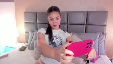 Snapshot of vera_price_ chatting on 05-26-26, 12:34 Vera online show from 05-26-26, 12:34