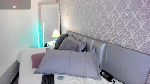 Snapshot of vera_price_ chatting on 06-03-26, 02:44 Vera online show from 06-03-26, 02:44