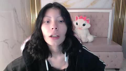 Verana  online show from 11-19-25, 08:31