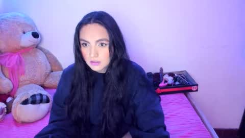 Snapshot of vero_jhonson chatting on 01-02-25, 03:37  karolina online show from 01-02-25, 03:37