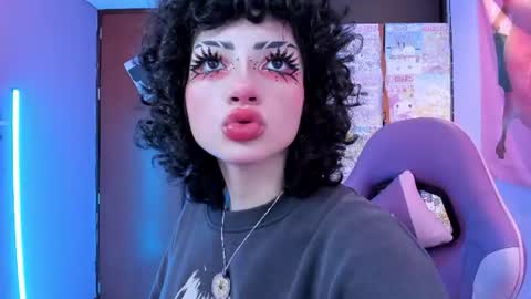 Snapshot of vero_osb chatting on 06-19-26, 12:04 online show from 06-19-26, 12:04
