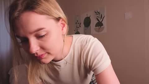 Veronica online show from 09-22-25, 06:26