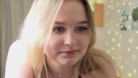 Veronica online show from 12-16-25, 08:14