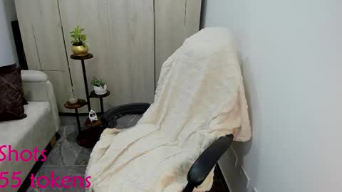 Catalina online show from 10-30-25, 02:46