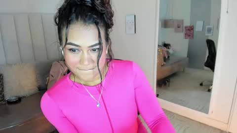 Snapshot of veronica_b07 chatting on 05-08-26, 04:12 Veronica3 online show from 05-08-26, 04:12