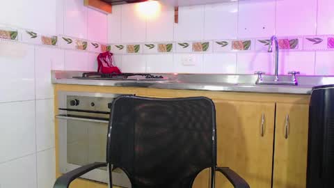 Snapshot of veronica_em1 chatting on 05-14-26, 02:02 VERONICA online show from 05-14-26, 02:02